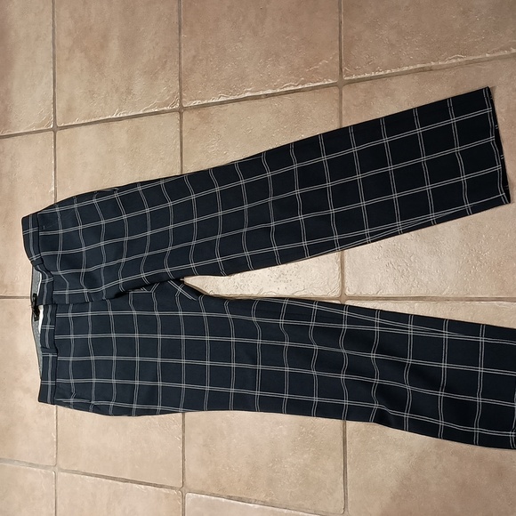 Banana Republic size 2 black pants - Picture 3 of 10